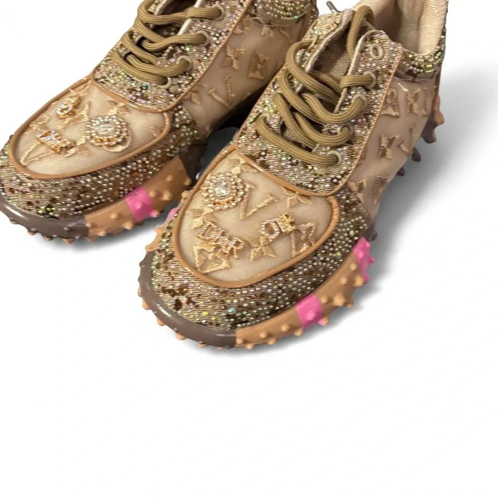 chunky sneakers in women's size 43 (fits approximately a US Women's 11